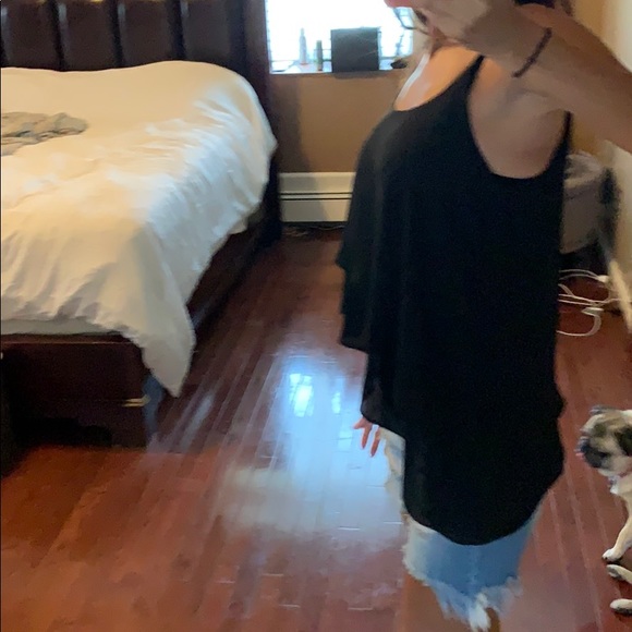 Asymmetrical black flows tank - Picture 3 of 4